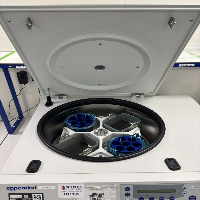 Eppendorf 5810 R Centrifuge image 2